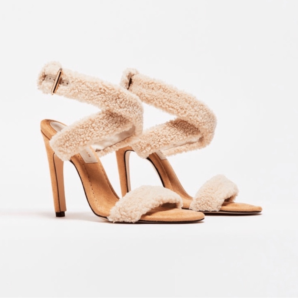 NIP Good American Women's Cream Sherpa Sandals size 11